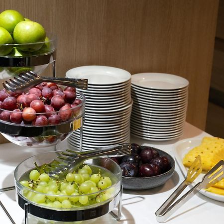 Zafir Apartman Sarvar Bagian luar foto